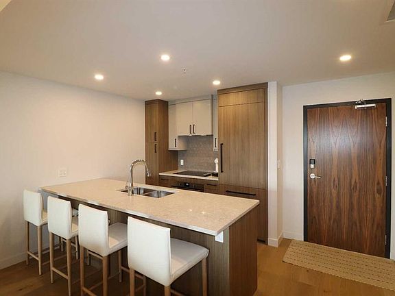 4th image of 102 E Scenic Dr N #518