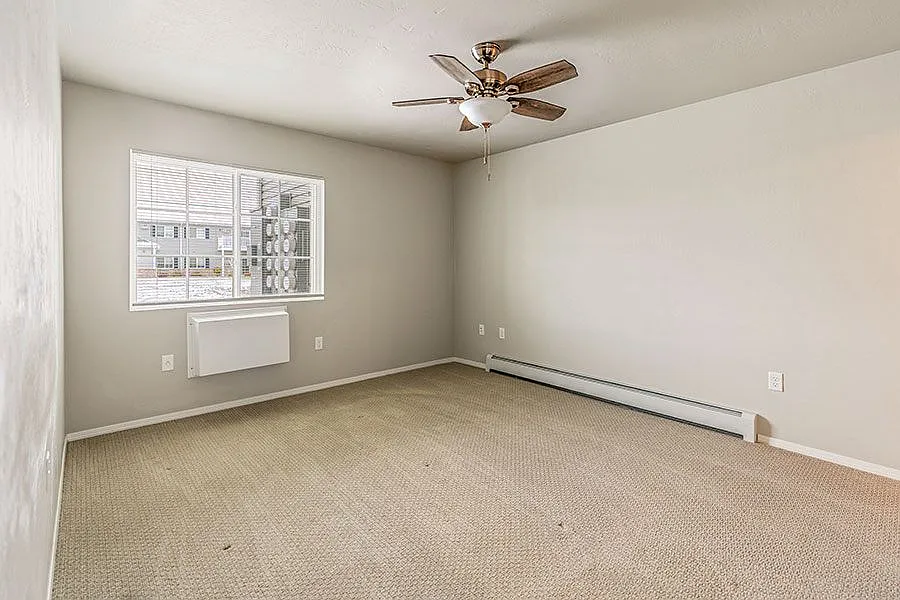 PLEASANT DRIVE ESTATES — Photo 3
