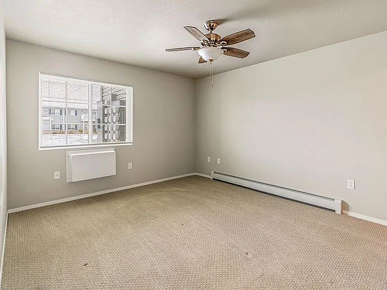 PLEASANT DRIVE ESTATES — Photo 3