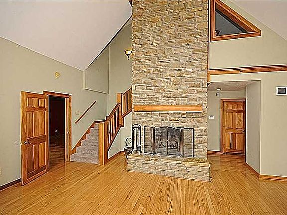 4th image of 4399 N Somerset Dr