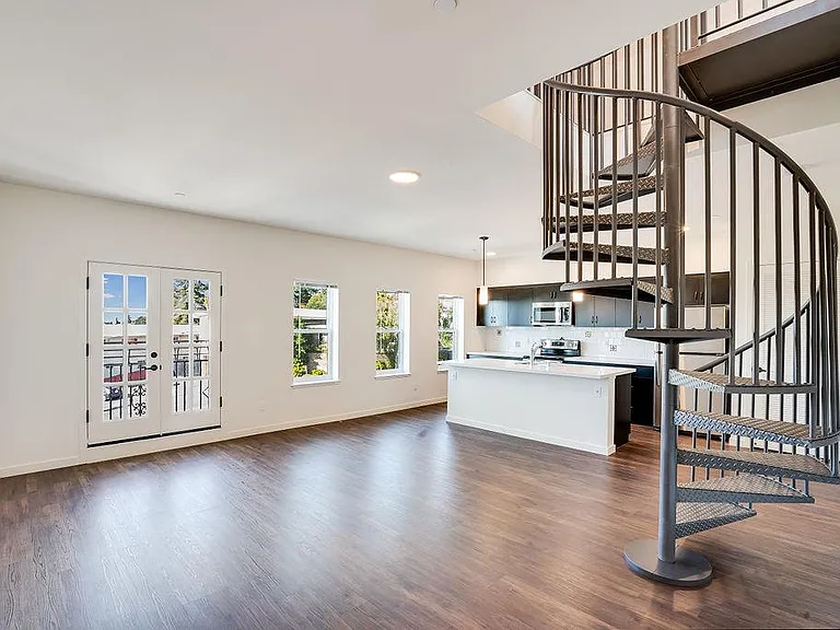 4690 Tompkins Ave — Photo 8