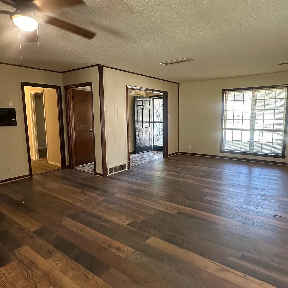 Building Photo - 5364 Santa Monica Cv