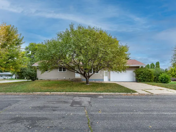 1201 Cheryl Ave, Marshall, MN 56258