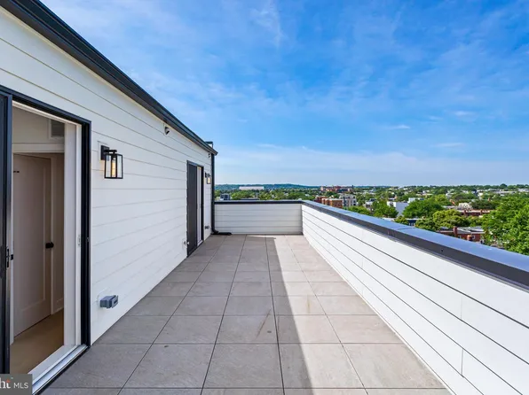 845 19th St NE #Penthouse 12, Washington, DC 20002