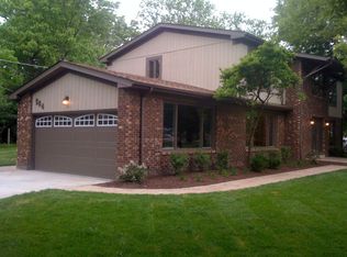 384 Barberry Rd, Highland Park, IL 60035