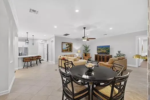 357 Chambord Terrace Palm — Photo 8