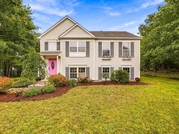 8 Thompson Cir, Plymouth, MA 02360