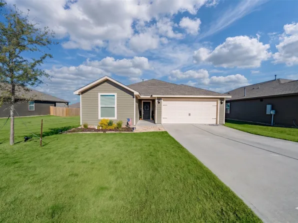 13608 Beaverhead St, Ponder, TX 76259