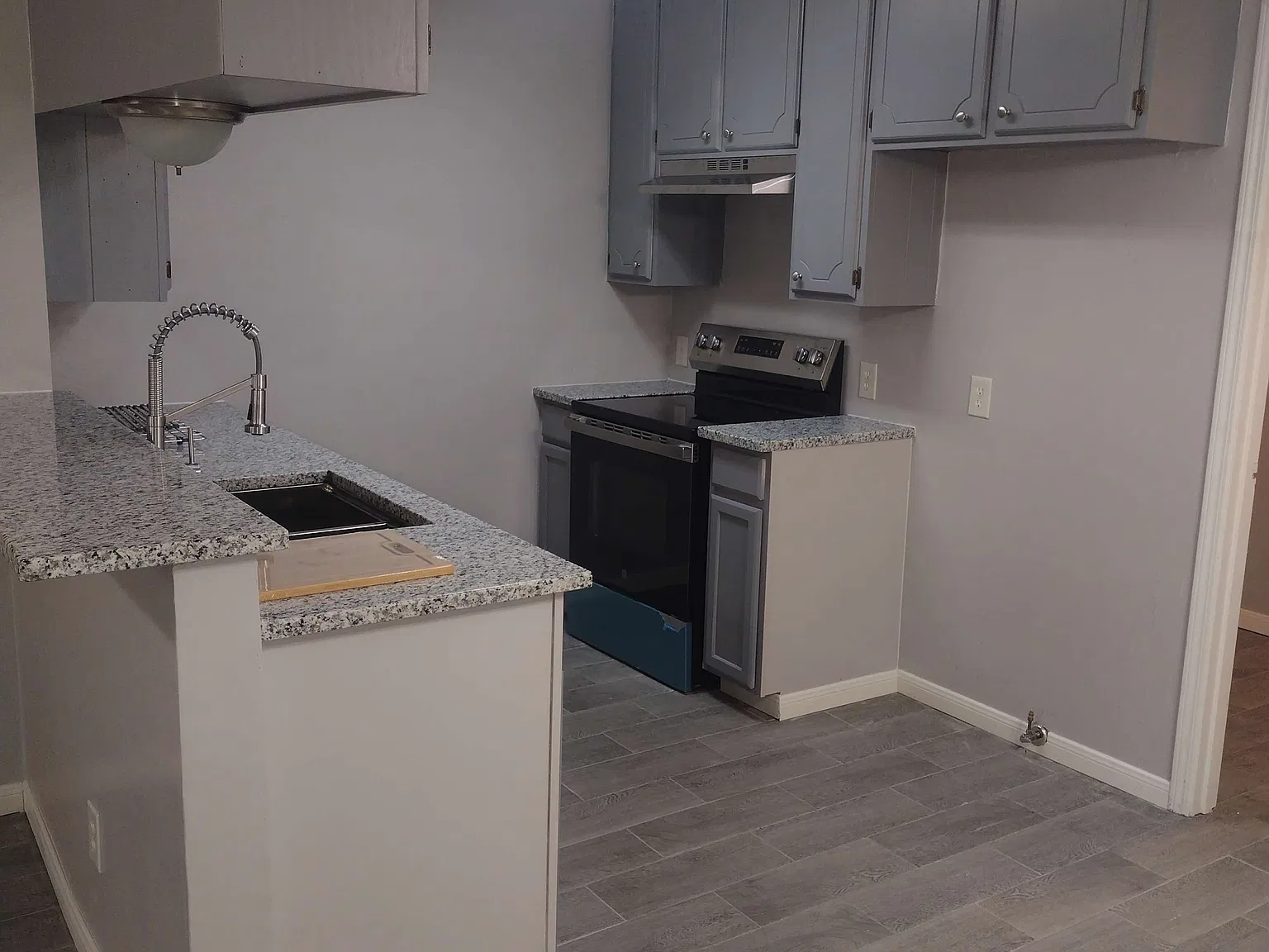 2 bed, 1050 sqft, $1,350 — Photo 2