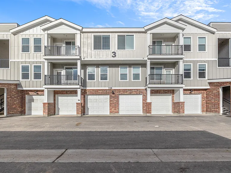 1135 Latitude Cir — Photo 36