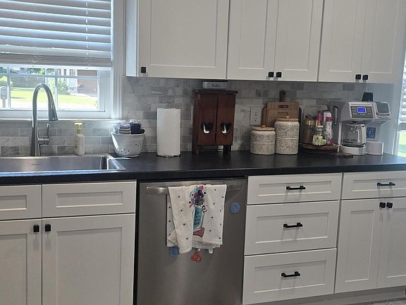 3rd image of 106 Overton Dr