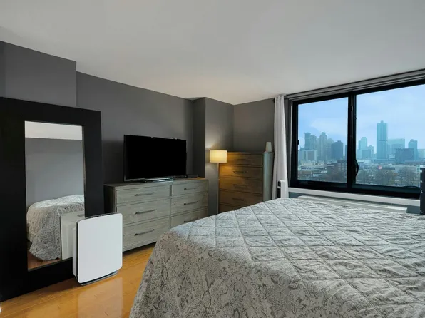 700 Grove Street image 21 of 39