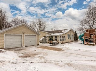 806 N 10th St, Plainwell, MI 49080