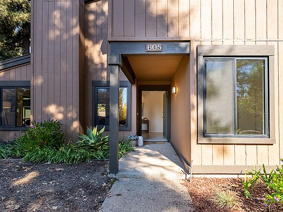 2nd image of 605 Las Perlas Dr