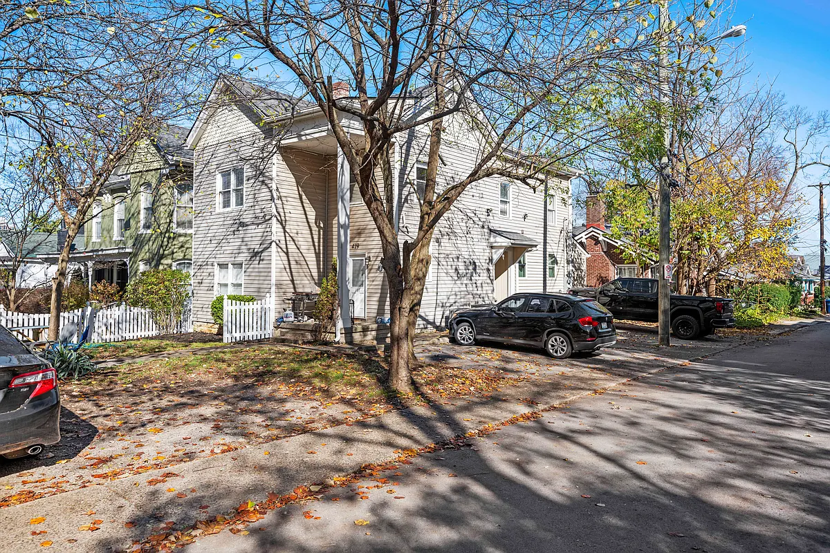 Building Photo - 419 E High St #201