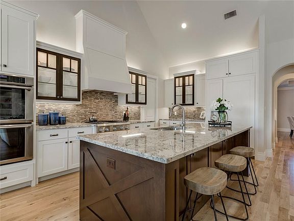 4th image of 2505 Oakbend Ct