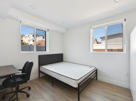 MH 1297 W 36th St