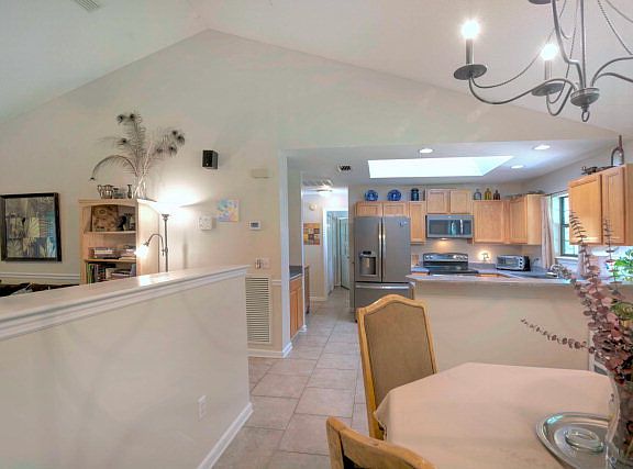 5th image of 50 Woodland Way