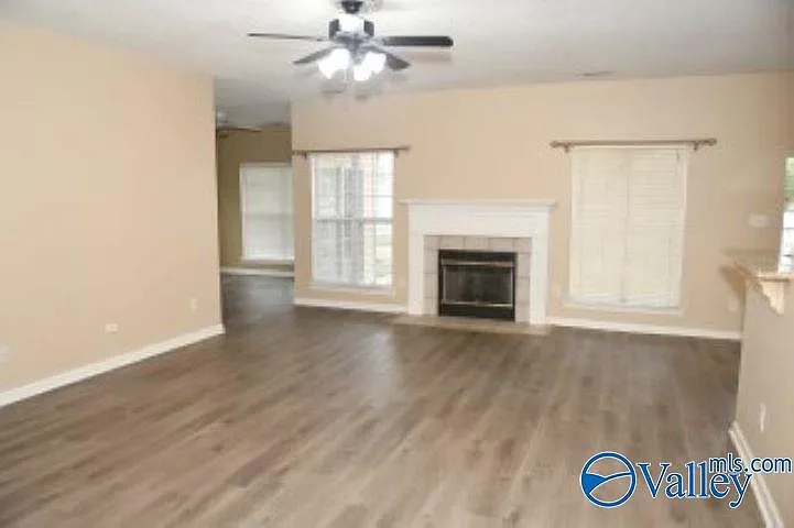 3 bed, 2.0 bath, 2023 sqft, $2,000 — Photo 2