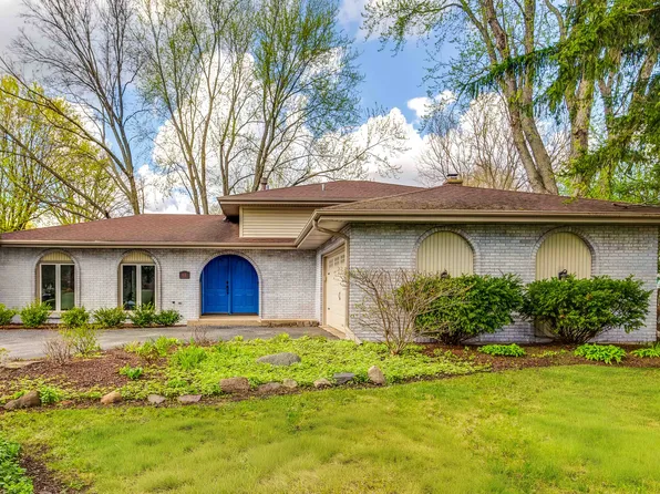 918 Bedford Ln, Libertyville, IL 60048