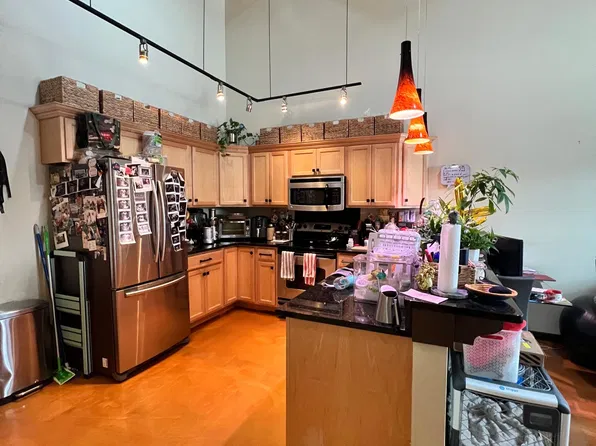 723 S Neil St APT 209, Champaign, IL 61820