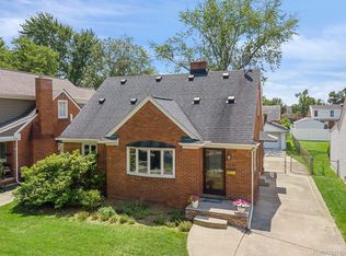 2756 Buckingham Ave, Birmingham, MI 48009