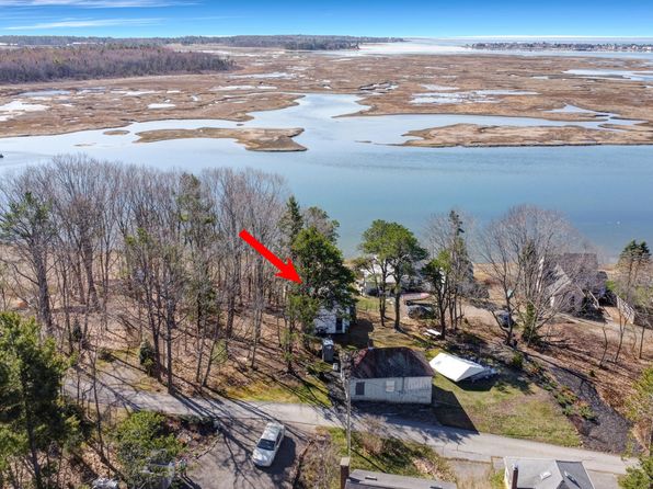 128 Winnocks Neck Road, Scarborough, ME 04074