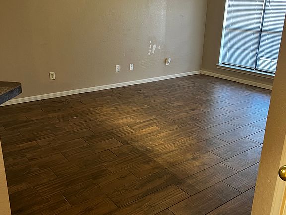 4th image of 1209 Nicholas Cir APT B