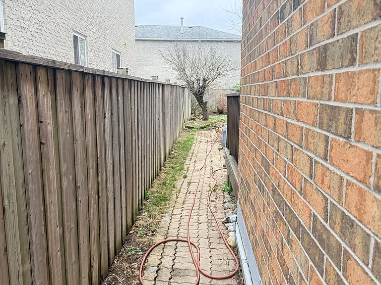 107 Trothen Cir — Photo 15