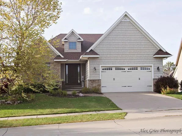 4280 E Kingston Cir, Bettendorf, IA 52722