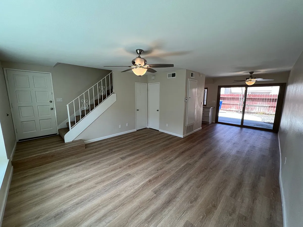 Building Photo - 1157 Badger Cir