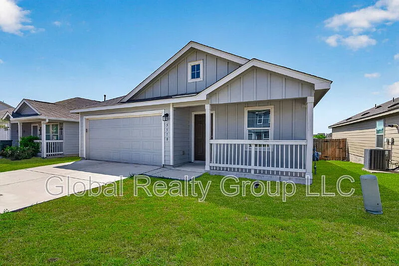 3 bed, 2.0 bath, 1217 sqft, $1,475 — Photo 2
