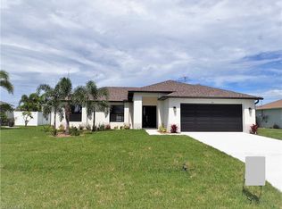 104 NE 13th Pl, Cape Coral, FL 33909