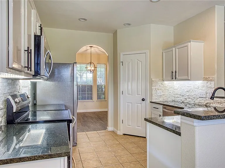 1107 Middle Brook Dr — Photo 11