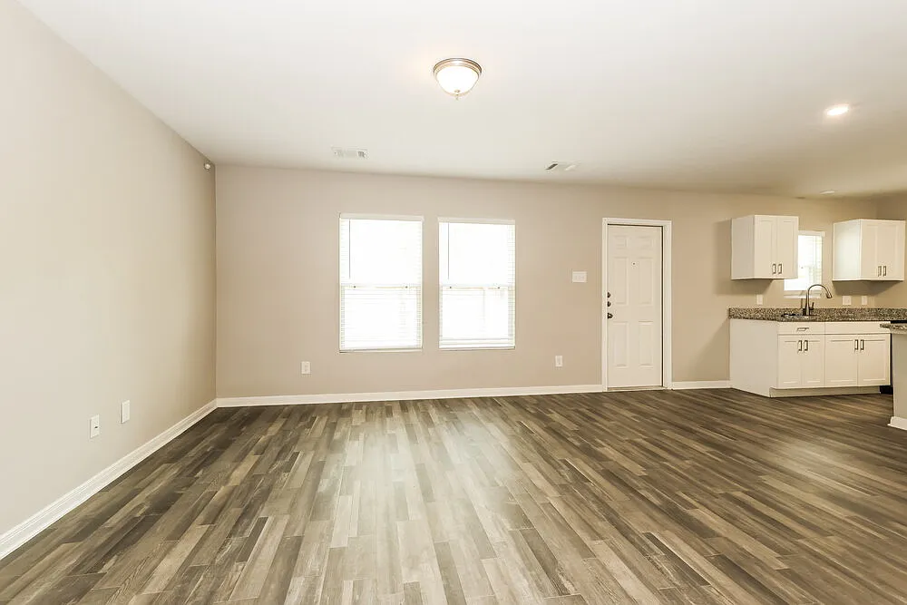 4 bed, 2.0 bath, 1608 sqft, $1,755 — Photo 3