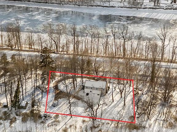 5th image of 1486 River Rd