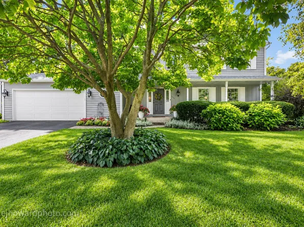 1110 E Gartner Rd, Naperville, IL 60540