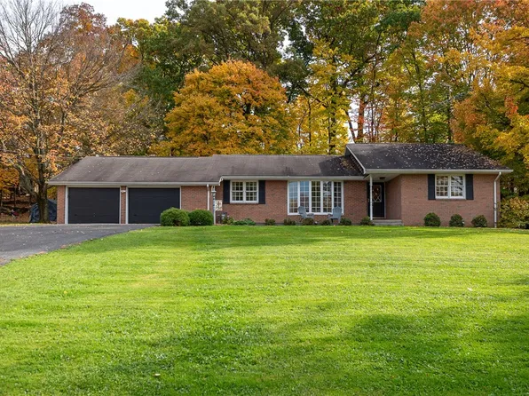 1900 Valley View Rd, Hermitage, PA 16148