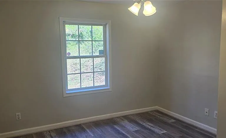 1280 Elizabeth Ave SW — Photo 10