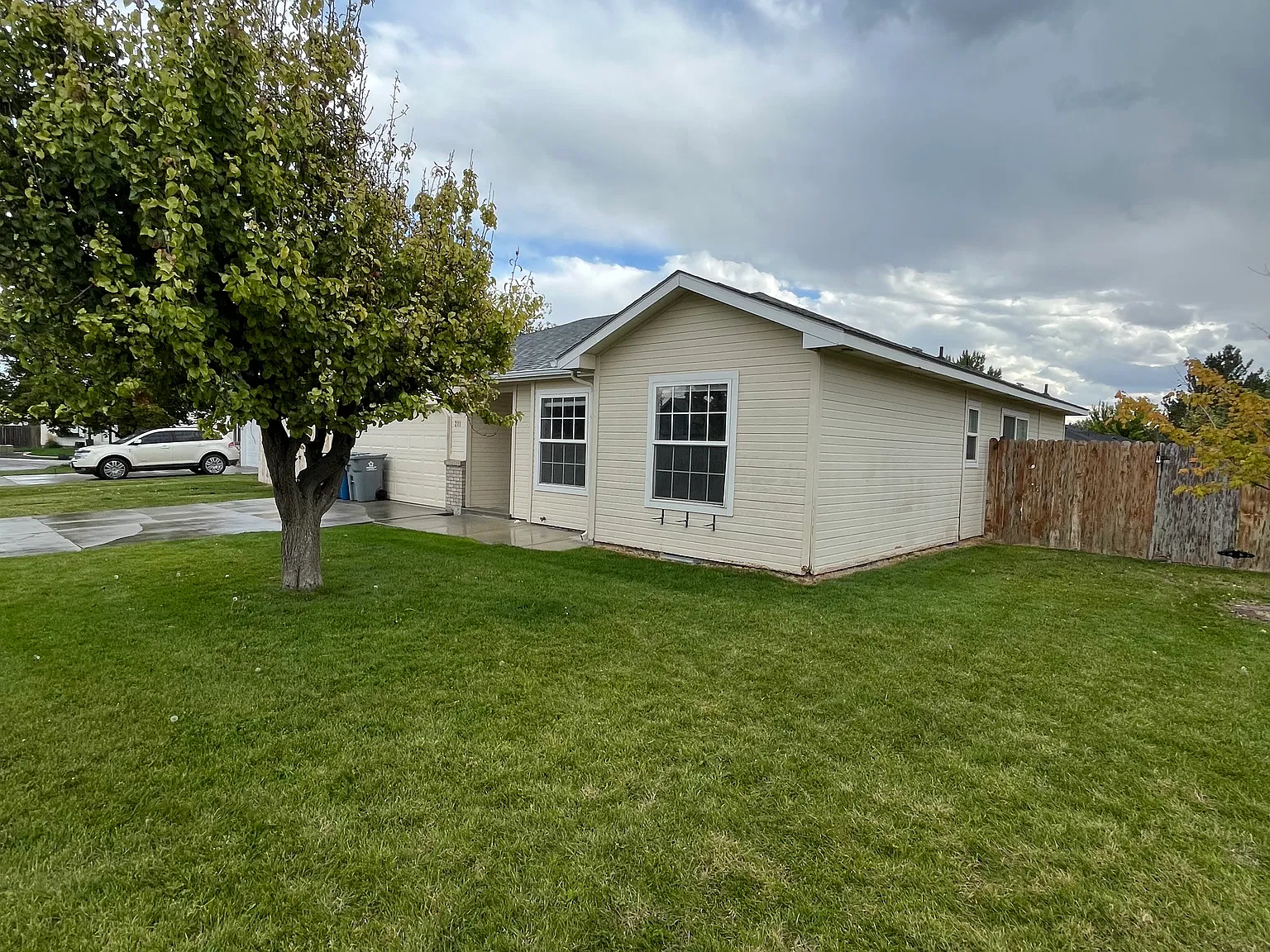 3 bed, 1151 sqft, $2,000 — Photo 2