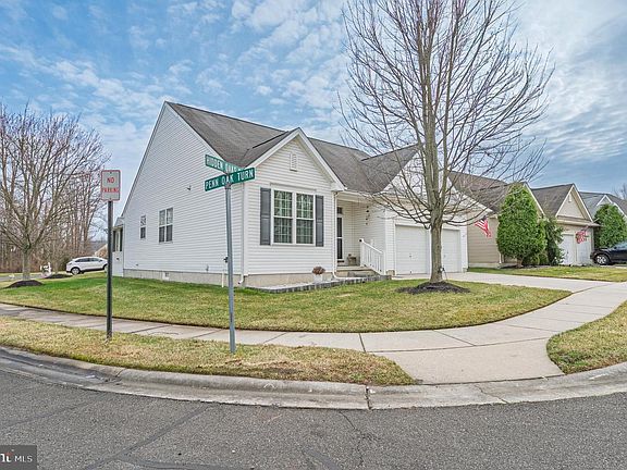 5th image of 607 Hidden Oaks Dr