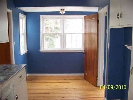 4th image of 1213 Burlington Dr