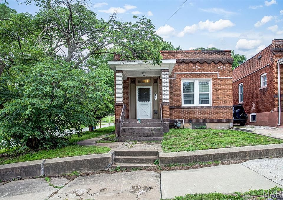 1st image of 406 E 9th St