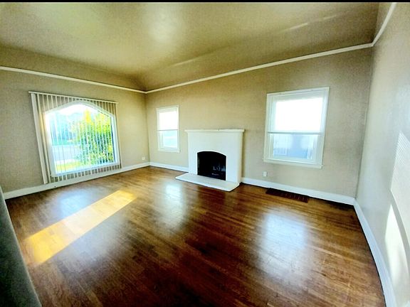 2nd image of 1867 Elmwood Ave