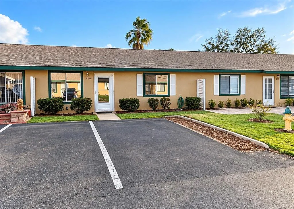 2 bed, 2.0 bath, 1073 sqft, $1,395 — Photo 1