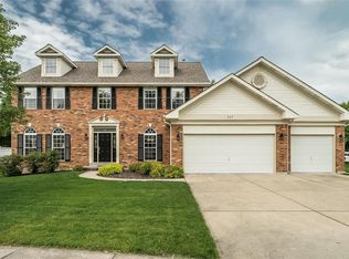 517 Clayton Meadows Ct, Ballwin, MO 63011