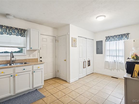 4th image of 10324 Winston Blvd