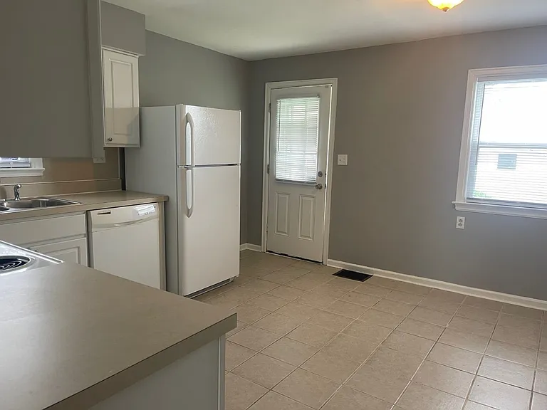 966 Sheridan Ave #966 — Photo 5