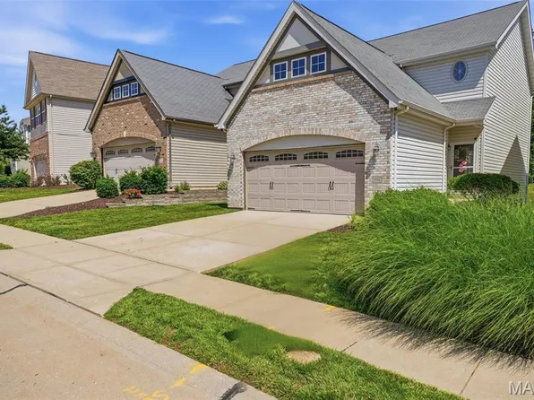 1715 Belleau Wood Dr, Saint Peters, MO 63376