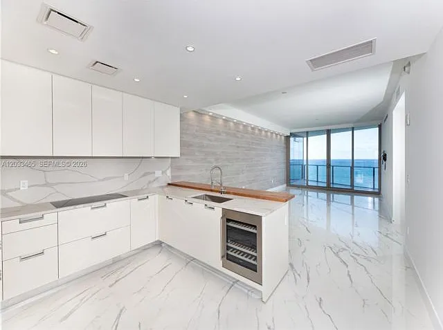 15701 Collins 1403 Sunny — Photo 15